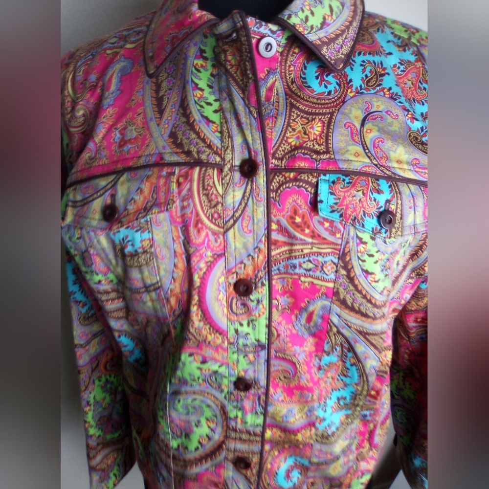 DETAILS Colorful Paisley TOP SIZE 8 - Picture 3 of 7